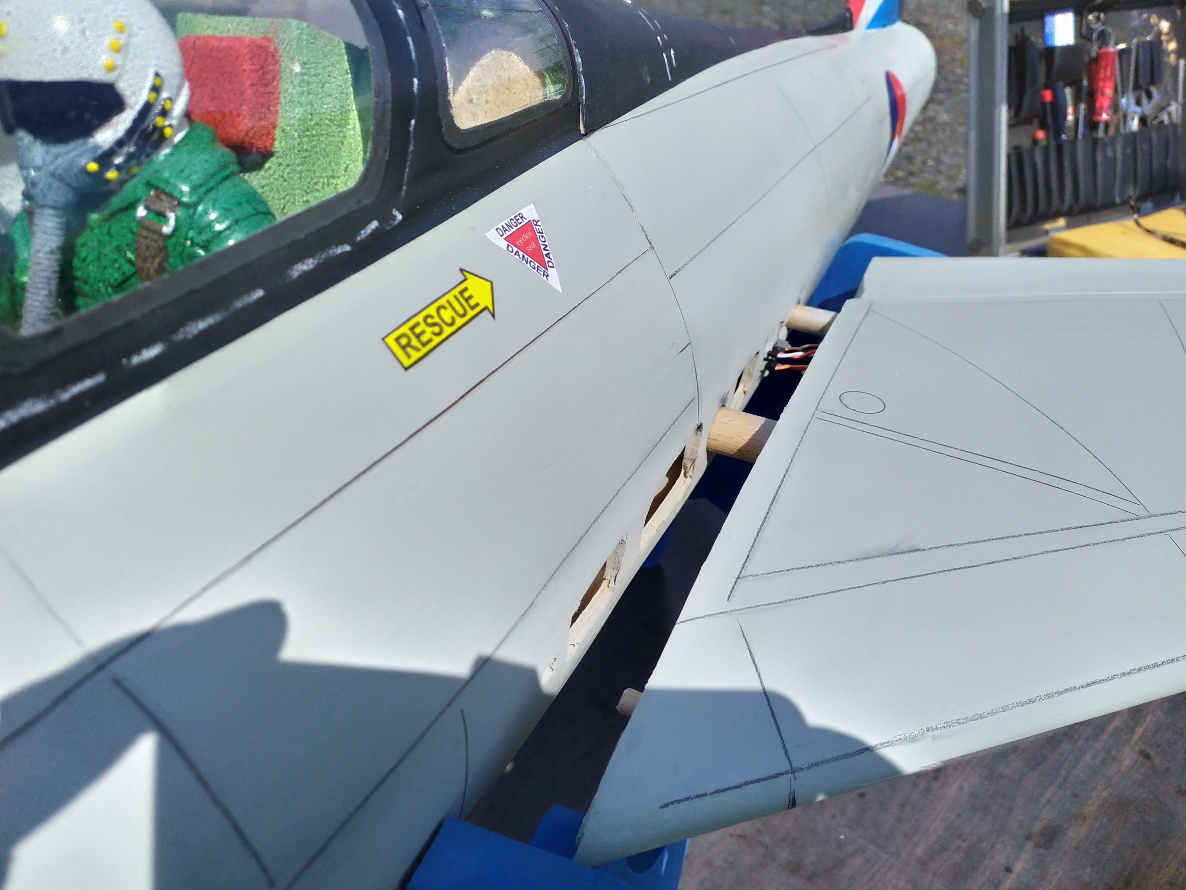 F-84 Thunderstreak - RC-builder