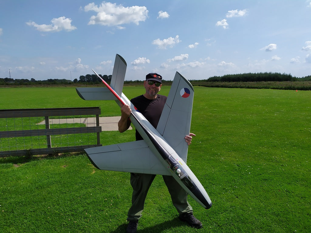F-84 Thunderstreak - RC-builder